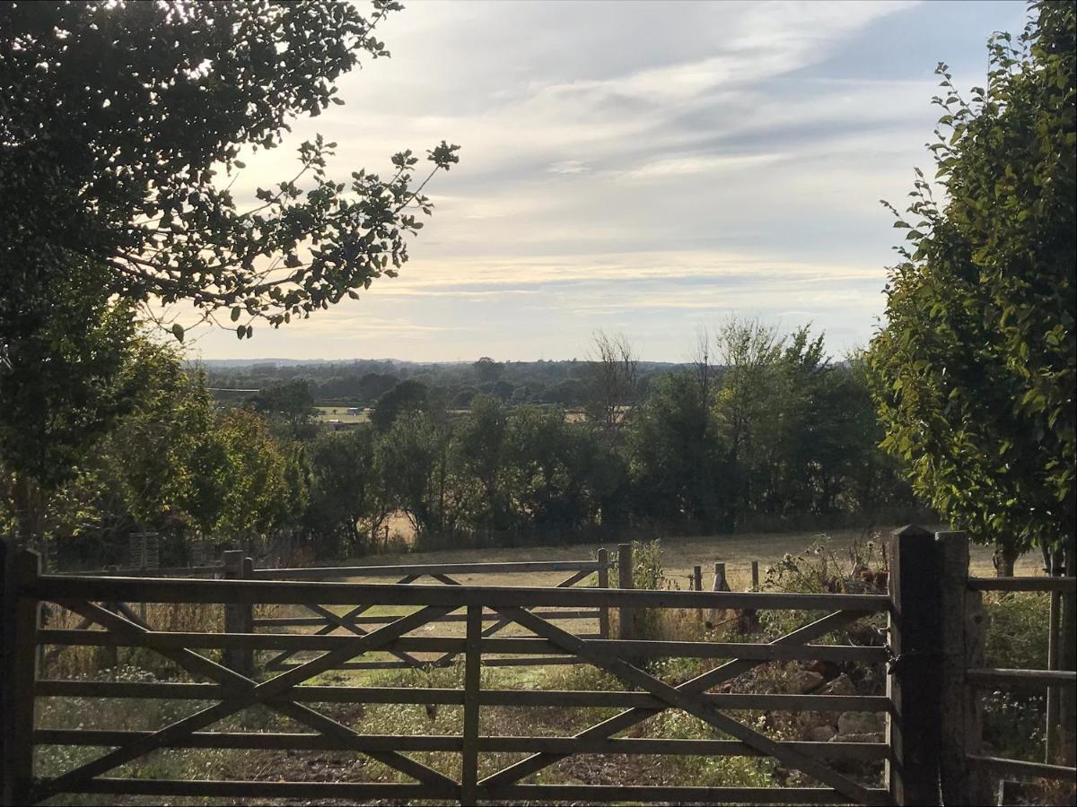 Redbrook Farm Bnb - Gateway To The New Forest Fordingbridge Exterior photo
